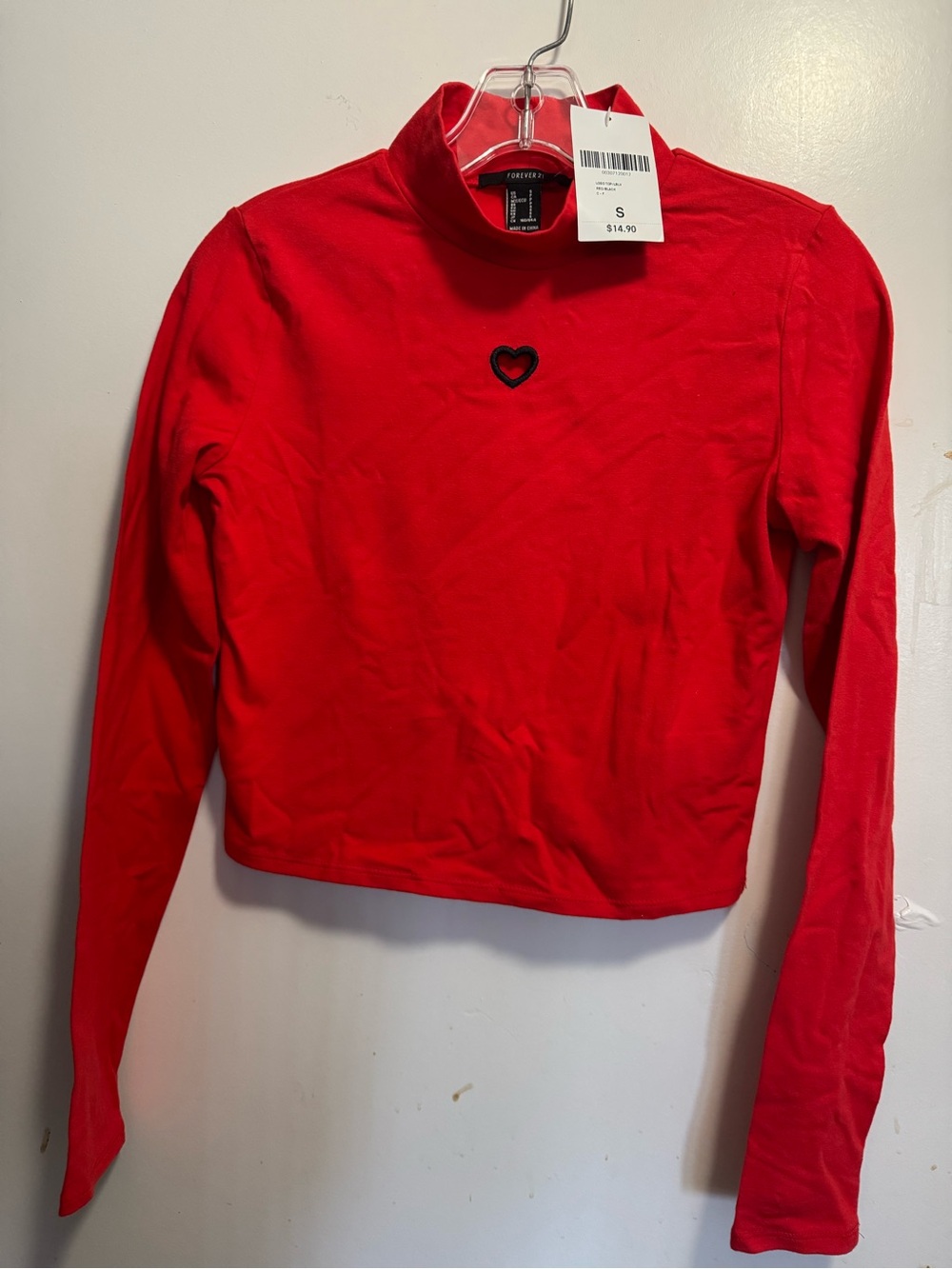 ❤️ Forever 21 Hot Red Long Sleeve Mock Neck cropped Top with Heart Detail — NWT
